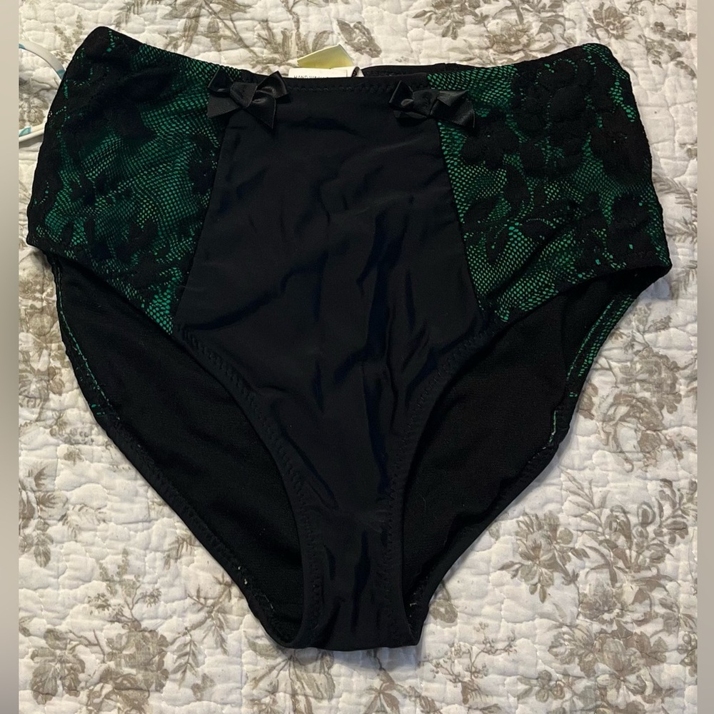 *SOLD* Poison Ivy Bikini Bottoms